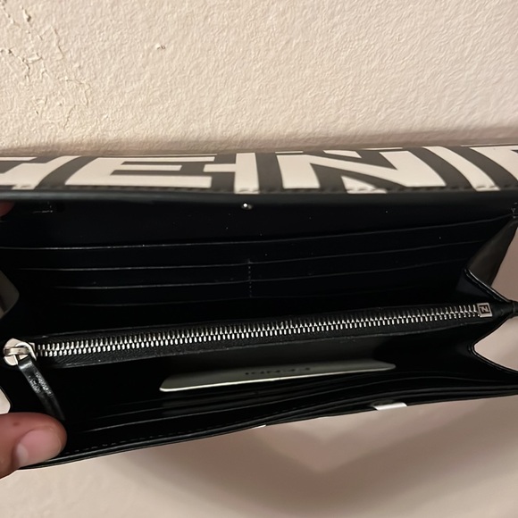 Fendi x Marc Jacobs limited edition FF monogram logo wallet on chain crossbody - Picture 6 of 8